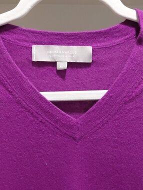 Neiman Marcus Men's Purple Cashmere & Silk V-Neck Sweater